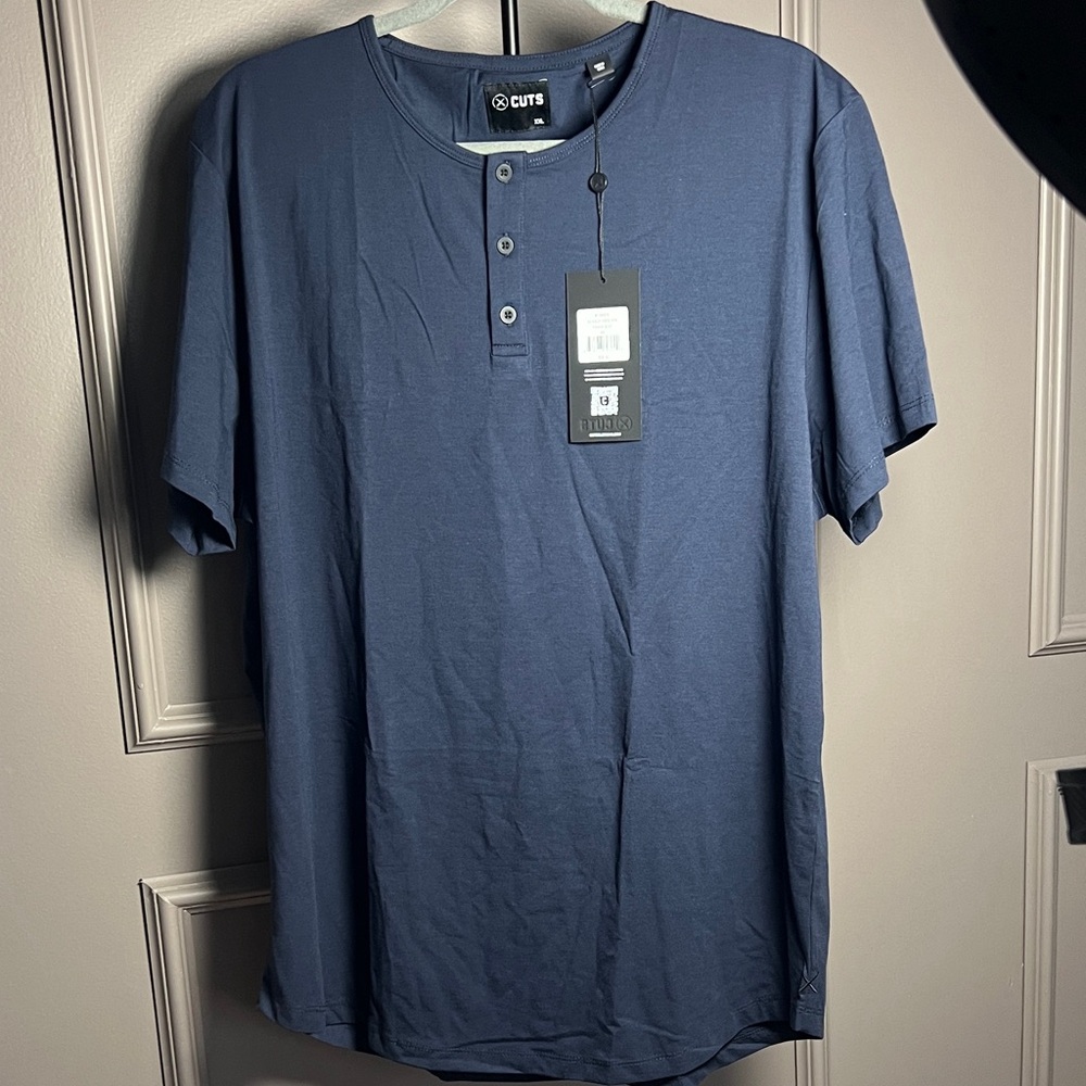 Men’s Navy Henley Short Sleeve Shirt